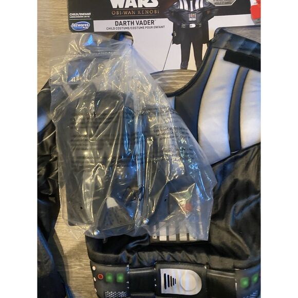 Jazwares Child 10/12 Star Wars Darth Vader Costume Jumpsuit, Cape, Mask, &Gloves - Picture 4 of 5